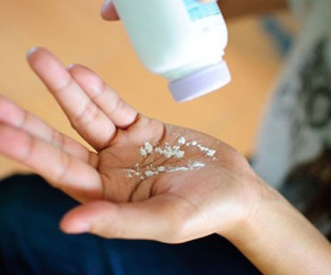 Tự nhận lười gội đầu, cô nàng này có chiêu 'chữa cháy' tóc bết nguyên cả tuần mà không một ai biết