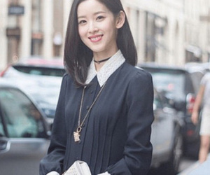 Nữ tỷ phú trẻ nhất Trung Quốc: 26 tuổi nắm trong tay gần 24 tỷ USD, đổi đời sau 1 đêm nhờ lấy chồng là đại gia công nghệ