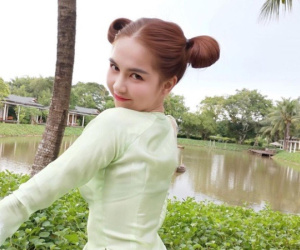 Giữa lúc loạt ảnh nhạy cảm đang gây xôn xao, Ngọc Trinh đã có động thái đầu tiên trên MXH