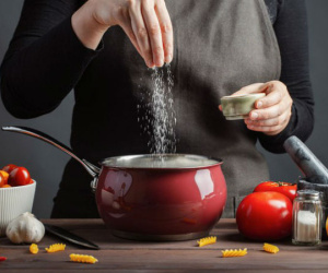 Có một kiểu ăn uống dẫn đến hậu quả 'nhẹ thì hại thận, hại tim, nặng thì ung thư', cơ thể có 4 dấu hiệu này thì phải xem lại những gì bạn ăn