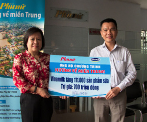 Người lao động Vinamilk góp ngày lương, hỗ trợ miền Trung mùa bão lũ gần 4 tỷ đồng