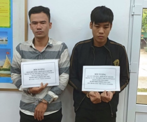 2 thanh niên dùng xe máy chở người xuất cảnh trái phép