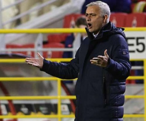 Mourinho: 'Tôi muốn thay tới 11 người sau hiệp 1'