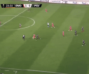 Cầu thủ vô danh ghi siêu phẩm xác lập kỉ lục mới ở Europa League