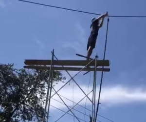 Kê giàn giáo lên cắt dây điện 220kv vì… đi ngang qua nhà