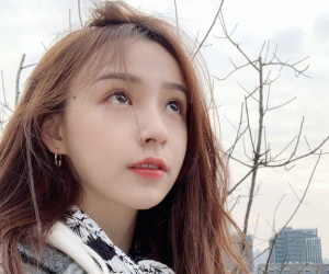 Được 'ông chồng quốc dân' Vương Tư Thông đầu tư gần 700 tỷ đồng, hotgirl livestream hàng đầu vẫn liên tục 'nghỉ việc' để yêu các phú nhị đại