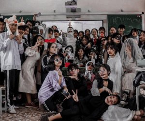 Những màn hóa trang siêu dị của học sinh ngày Halloween, thầy cô cũng lầy lội chẳng kém