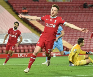 Liverpool lên đỉnh bảng Ngoại hạng Anh