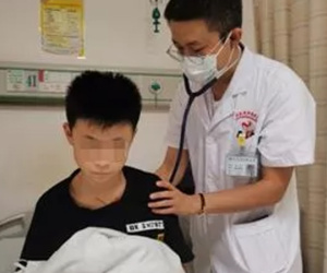 Bé trai 12 tuổi bị ung thư phổi giai đoạn cuối, nguyên nhân là do những thói quen xấu rất nhiều trẻ hiện nay đang mắc phải