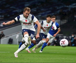 Harry Kane tiếp tục nổ súng, trở thành cầu thủ hiệu quả nhất châu Âu
