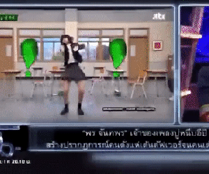 Nhờ điệu nhảy con cua cực viral của Lisa (BLACKPINK) mà chủ nhân bài hát đổi đời, lượt xem MV cao gấp… 1000 lần