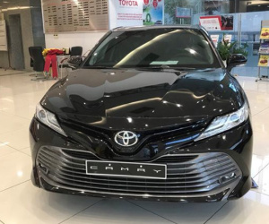 Giá xe ô tô tháng 11 tăng giảm đối nghịch