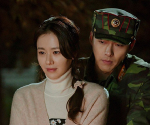 Hyun Bin - Son Ye Jin gặp bất lợi lớn ở lễ trao giải cuối năm dù được nhà đài gán ghép, chiến thắng đang nghiêng về cặp đôi này
