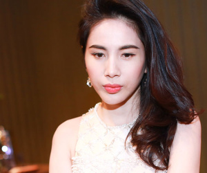 Sau Hương Giang, Thủy Tiên bất ngờ viết tâm thư gửi Anti-fan, cầu xin mọi người 'có gì không hài lòng bỏ qua cho mình'