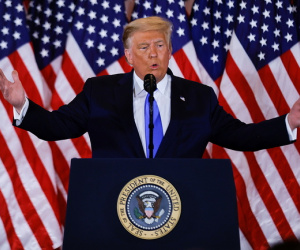 Đài truyền hình Mỹ cắt sóng phát biểu của ông Trump