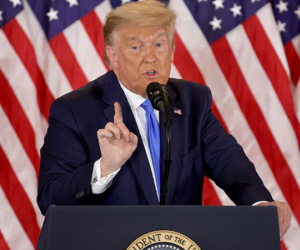 Trump bám víu tia hy vọng kiểm phiếu lại