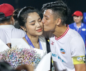 Bùi Tiến Dũng bất ngờ mang nhẫn kim cương cầu hôn Khánh Linh ngay sau khi vô địch V.League