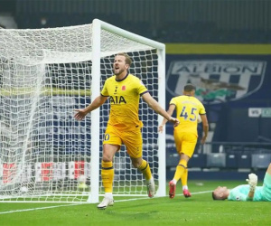 Kane đưa Tottenham lên đầu Ngoại hạng Anh
