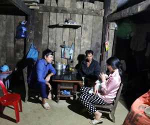 Những chuyến xe đi đến 'hang cùng, ngõ hẻm' Hà Nội với cước phí là nụ cười của những bệnh nhân nghèo