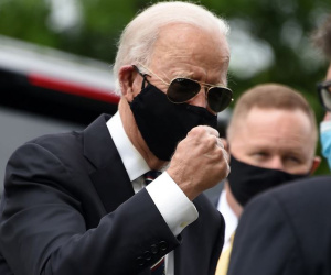Ông Biden gọi điện cho thống đốc, thị trưởng Mỹ yêu cầu áp lệnh đeo khẩu trang bắt buộc