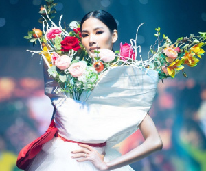 Hoàng Thùy diễn vedette nhưng Lan Khuê lại gây chú ý với thần thái, nhan sắc rực rỡ của bà mẹ bỉm sữa