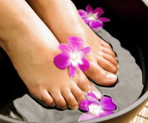 Lạnh chân là hiện tượng ai cũng lờ đi nhưng nó chính là tín hiệu cảnh báo cơ thể đang chống chọi với 5 loại bệnh này