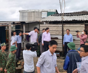 Khẩn trương ứng phó bão số 12