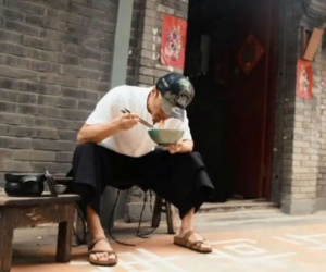 Tạ Đình Phong gây xôn xao với hình ảnh cô đơn và xuề xòa, thật khó nhận ra tài tử đình đám Hoa ngữ ngày nào