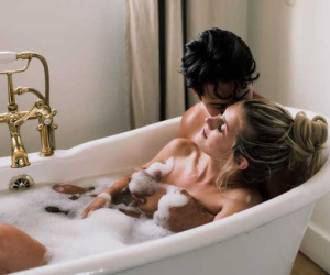 Phụ nữ khi đi tắm có 3 hành động nhất định không được làm, đặc biệt là điều thứ 3 vì có thể khiến bạn mắc bệnh tình dục