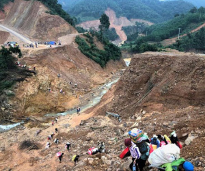 Quảng Trị: Núi phát ra nhiều tiếng nổ lớn, người dân hoang mang