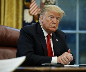 Ông Trump ra lệnh cấm đầu tư vào 31 công ty Trung Quốc