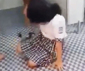 Nguyên nhân nữ sinh lớp 7 ở Tây Ninh bị đánh hội đồng trong nhà vệ sinh trường học