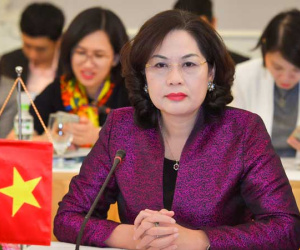 Những kỳ vọng với nữ thống đốc đầu tiên