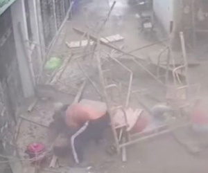 Sập giàn giáo công trình ở Sài Gòn, 3 người bị thương