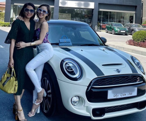 Bóc giá xe sang mà 'đại gia' đứng sau tài trợ cho hotgirl Trâm Anh