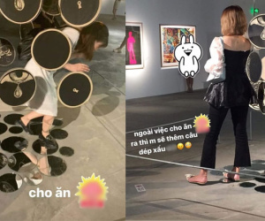 Nhóm bạn trẻ vô ý thức dẫm đạp lên tác phẩm nghệ thuật để chụp hình 'sống ảo' trong triển lãm ở Hà Nội