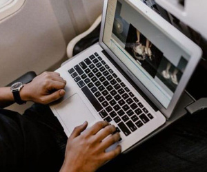 Cục Hàng không tiếp tục cấm sử dụng Macbook Pro 15 inch trên máy bay