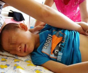 Bé trai 4 tuổi tử vong ngay sau khi uống cốc sữa đậu nành của mẹ: Bác sĩ cảnh báo những sai lầm cần tránh kẻo 'chết vì độc'