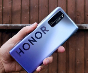 Huawei tuyên bố bán thương hiệu điện thoại bình dân Honor