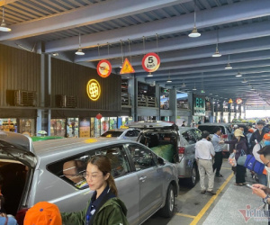 Lý do Grab bị ‘gạt’ lên tầng cao đón khách sân bay Tân Sơn Nhất