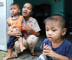 2 đứa trẻ đói ăn ở nhà chờ mẹ vào viện chăm cha bị tai nạn mà không đủ tiền chữa trị: 'Mẹ ơi, cha con đâu rồi'