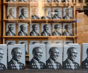 Hồi ký của cựu Tổng thống Obama vừa ra mắt đã phá kỷ lục