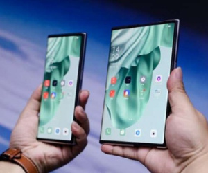 Clip: Cận cảnh chiếc điện thoại màn hình cuộn đầu tiên trên thế giới