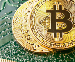 Bitcoin tăng vọt, tiến sát 19.000 USD một đồng