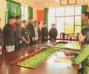 Triệu tập 13 thiếu niên, học sinh mang hung khí chuẩn bị hỗn chiến