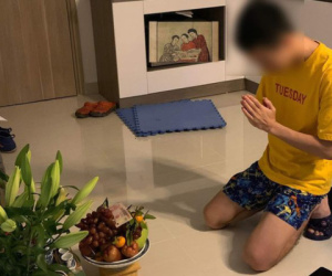 Chàng trai bật dậy vái lia lịa khi nằm mơ thấy bị 'cắm sừng', dân mạng chỉ chú ý dòng chữ trên áo