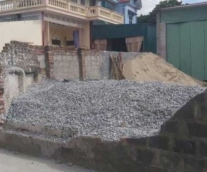 Tường nhà dân đổ sập, bé gái 11 tuổi tử vong