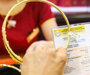 Giá vàng năm 2021: Trên đỉnh cao hay dưới vực sâu?