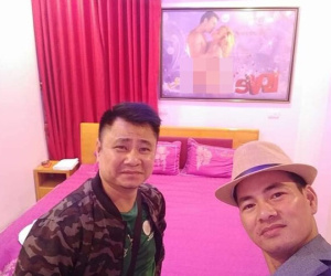 Bị xếp nhầm phòng 'uyên ương', Xuân Bắc - Tự Long hết hồn trước món quà fan đòi tặng
