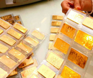 Giá vàng trong nước lao dốc mạnh